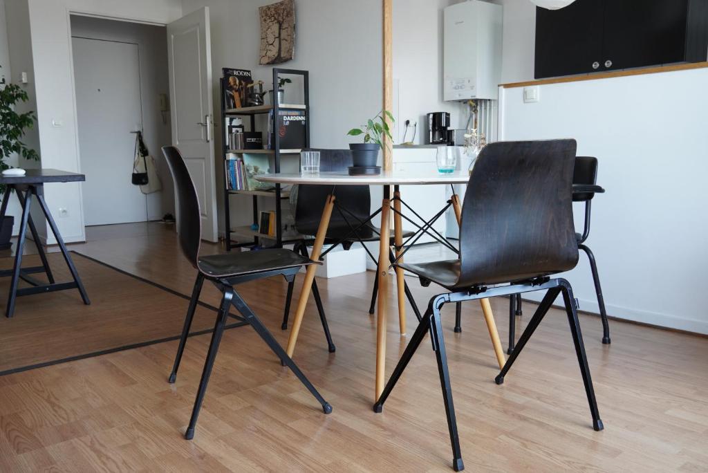 chambre privée POUR FEMME UNIQUEMENT dans appartement à partager - 15 minutes Paris-10 minutes stade de France - 4