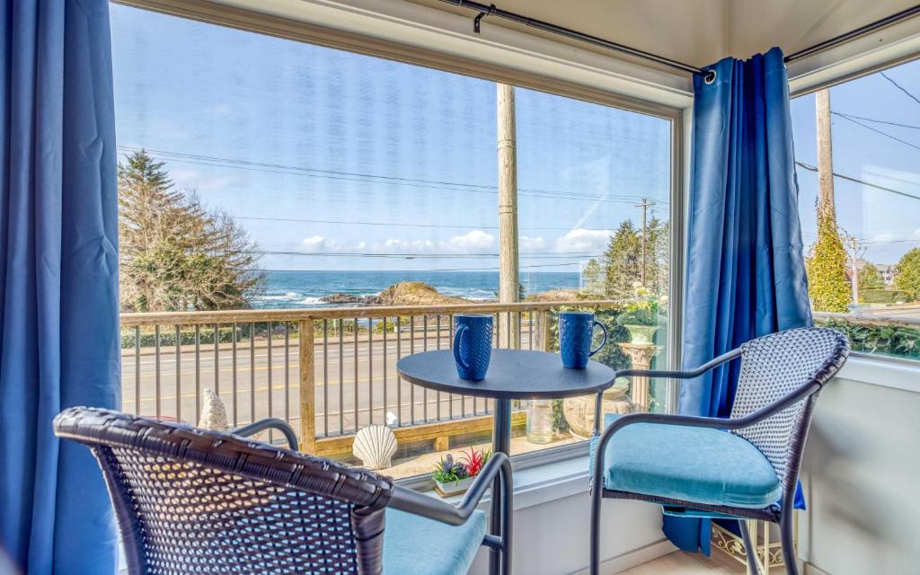 Pirates Cove View, Depoe Bay