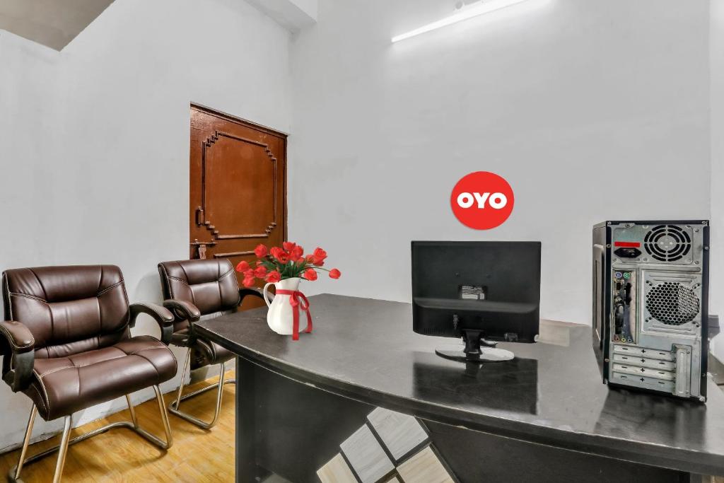 Flagship Star Stay Guest House Near It Chauraha Metro Station photo