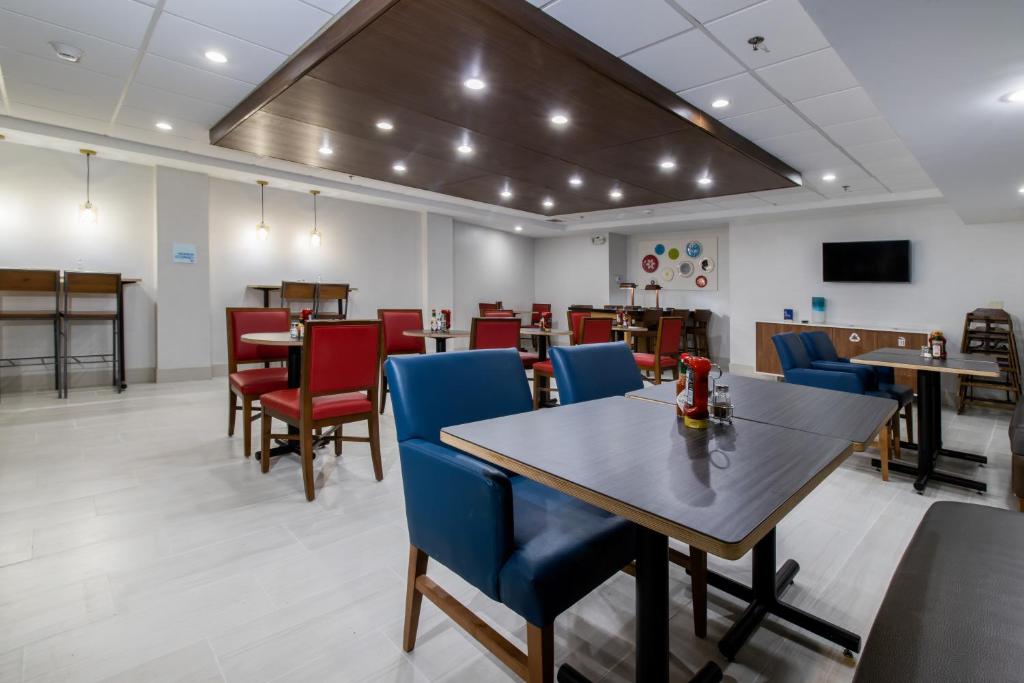 Holiday Inn Express Hotel & Suites Swansea By IHG お料理のイメージ