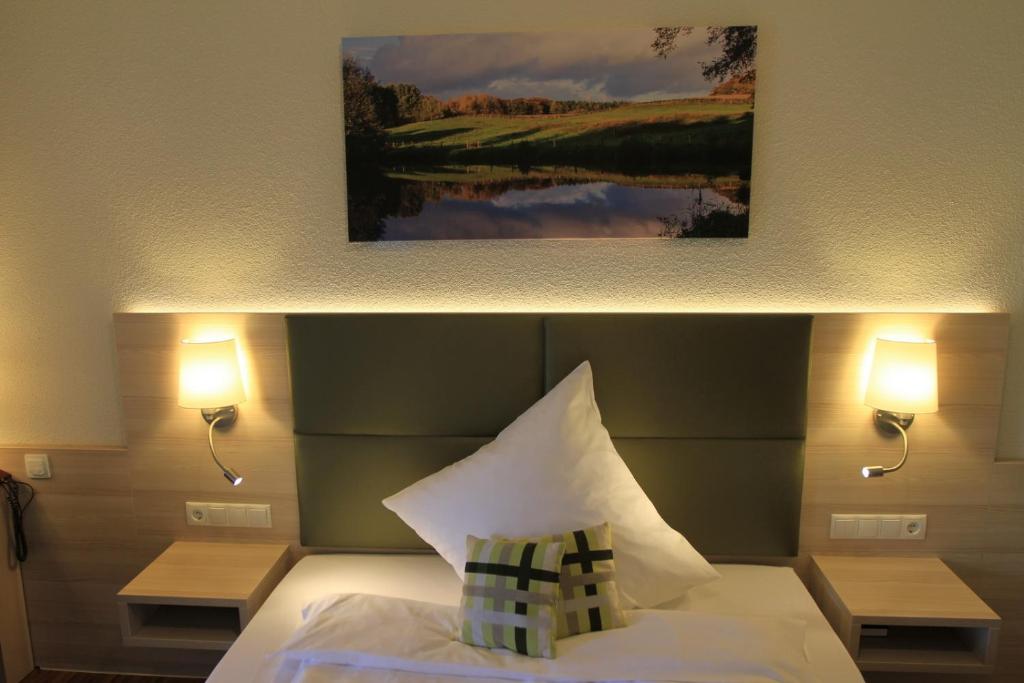 Waldhotel zum Bergsee Damme photo