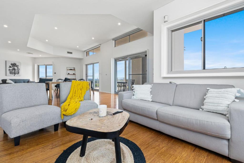 Stunning Penthouse with Views