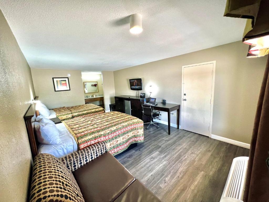 Rodeway Inn Expo Center photo