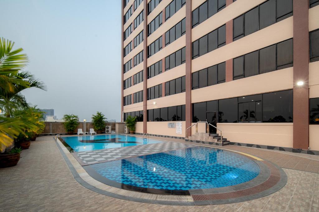 Alexander Hotel