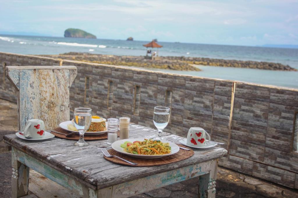 Temple Cafe and Seaside Cottages