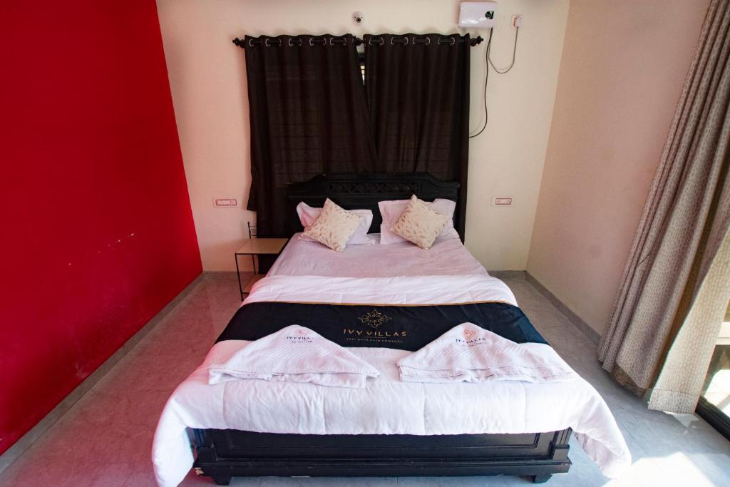 Ivy GoldenHill Villa 3 Bhk with Private Pool, Lonavala photo