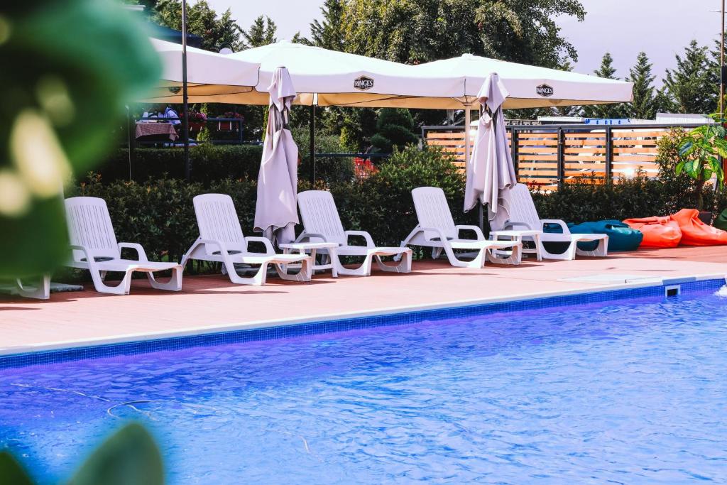 スイミングプール