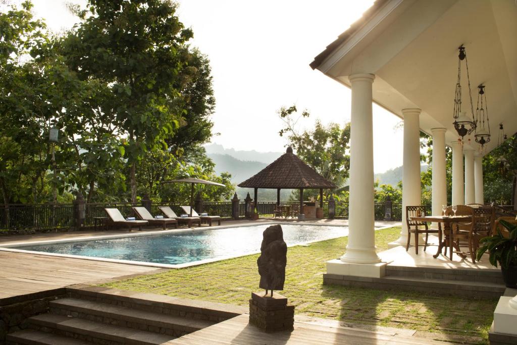 スイミングプール