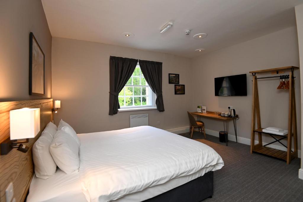 Wheatsheaf, Baslow by Marston's Inns photo