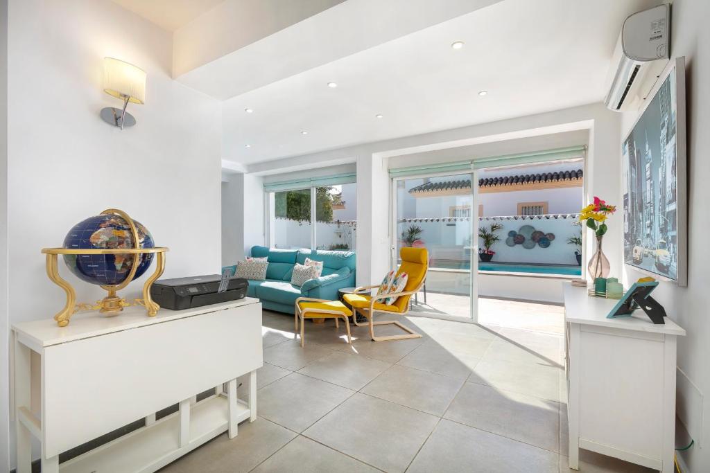 Spanish style, elegant 3 bedroom villa - 5 minutes from the beach! - 3