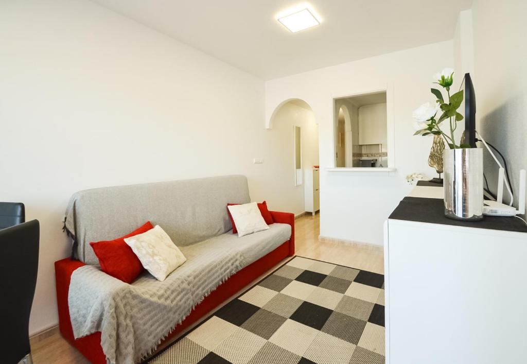 Schöne Wohnung mit Pool , Wi-Fi und privat Garage - 2