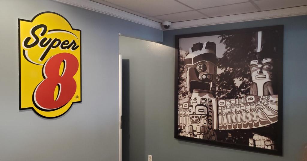 Super 8 By Wyndham Duncan photo