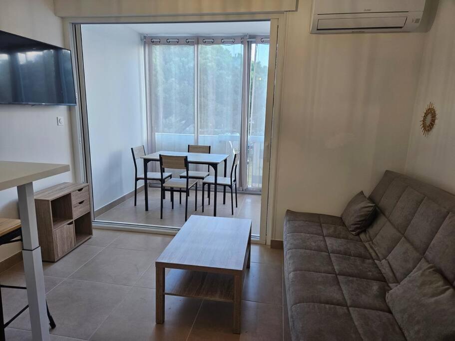 Grande motte Studio cabine parking clim plage 500m - 1