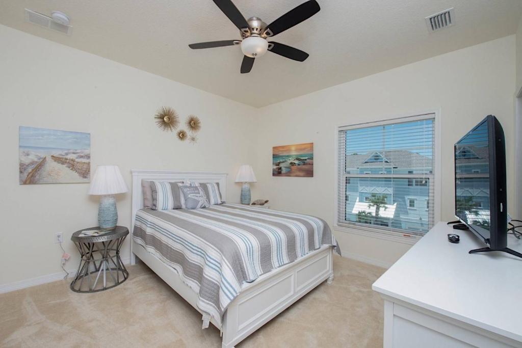 The Blue Turtle, Pensacola