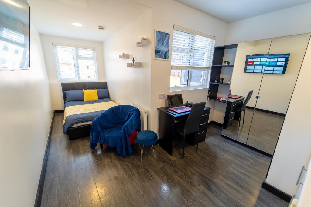 Modern Studio 10 mins on train to City!, Birmingham