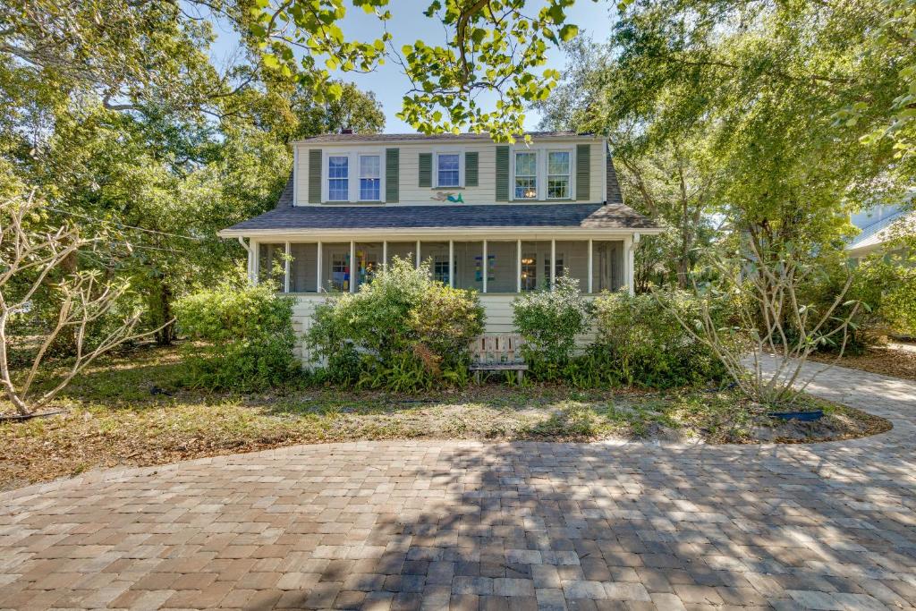 Charming Mount Dora Vacation Rental Near Lake!
