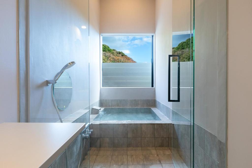 Hot spring bath, Zen-no-yu Hotel in Izu