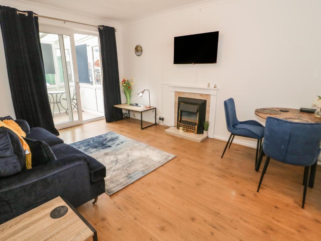 50A Lloyd Street West, Llandudno photo 2