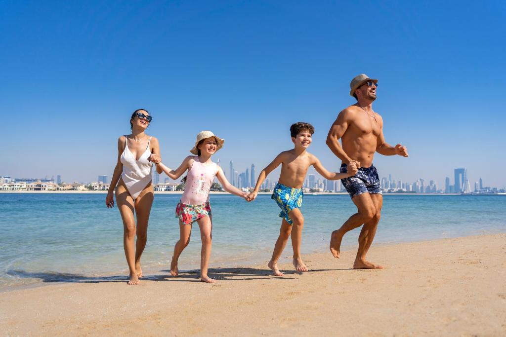 Th8 Palm Dubai Beach Resort, Vignette Collection photo