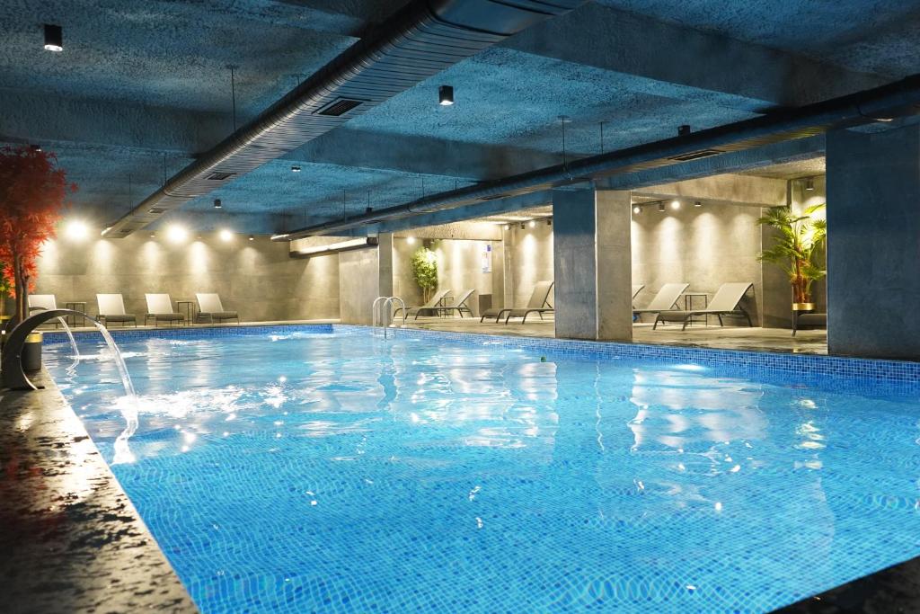 Elifim Resort Hotel スイミングプール