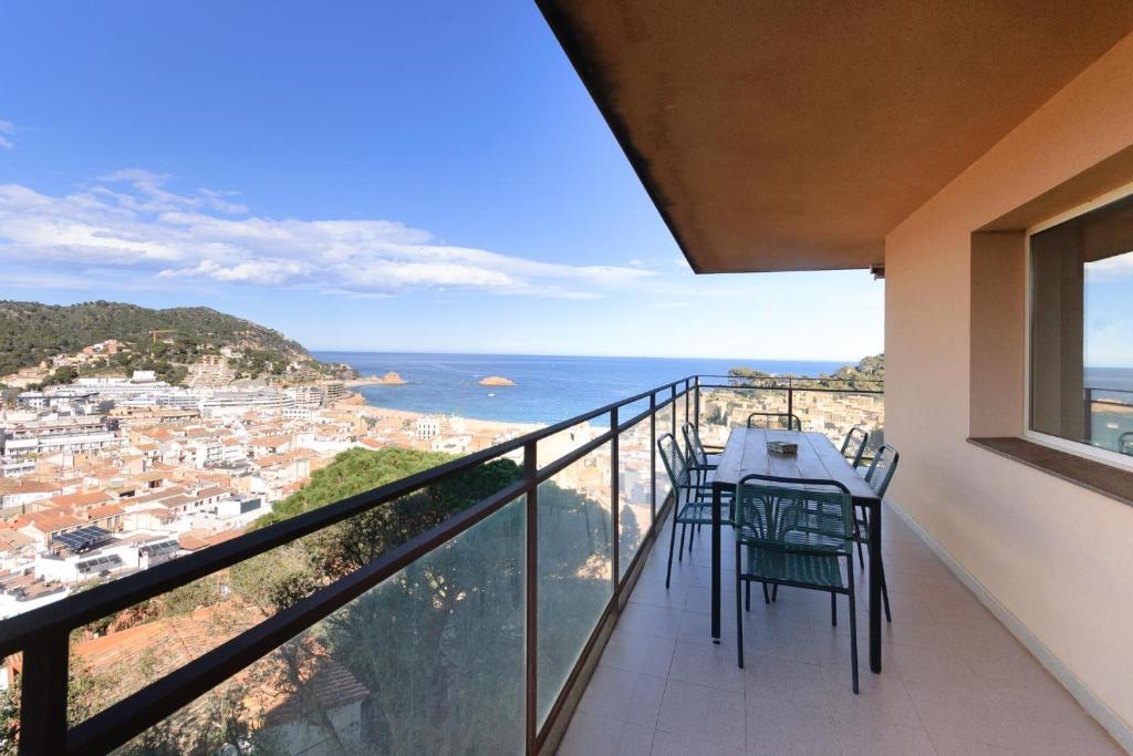 LETS HOLIDAYS Pool and sea views apartment with 1 parking space - 4