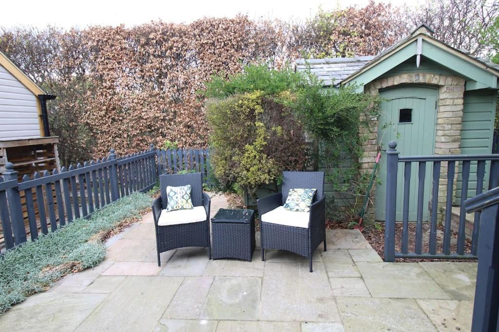 2 Bedroom Holiday Home near the Kent Coast photo 4