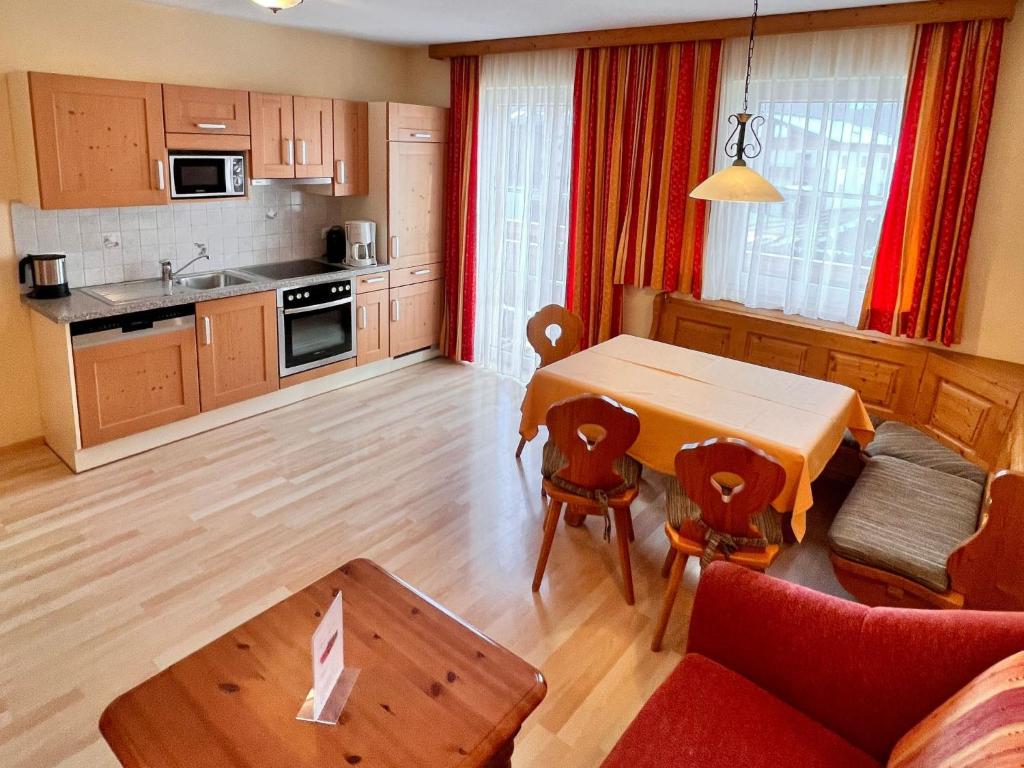 Apartment Hofresidenz-1 by Interhome - 4