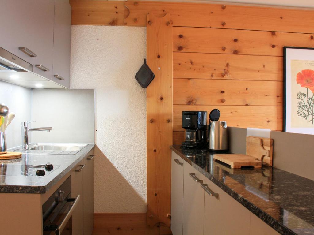 Studio Le Bristol B36 by Interhome - 2