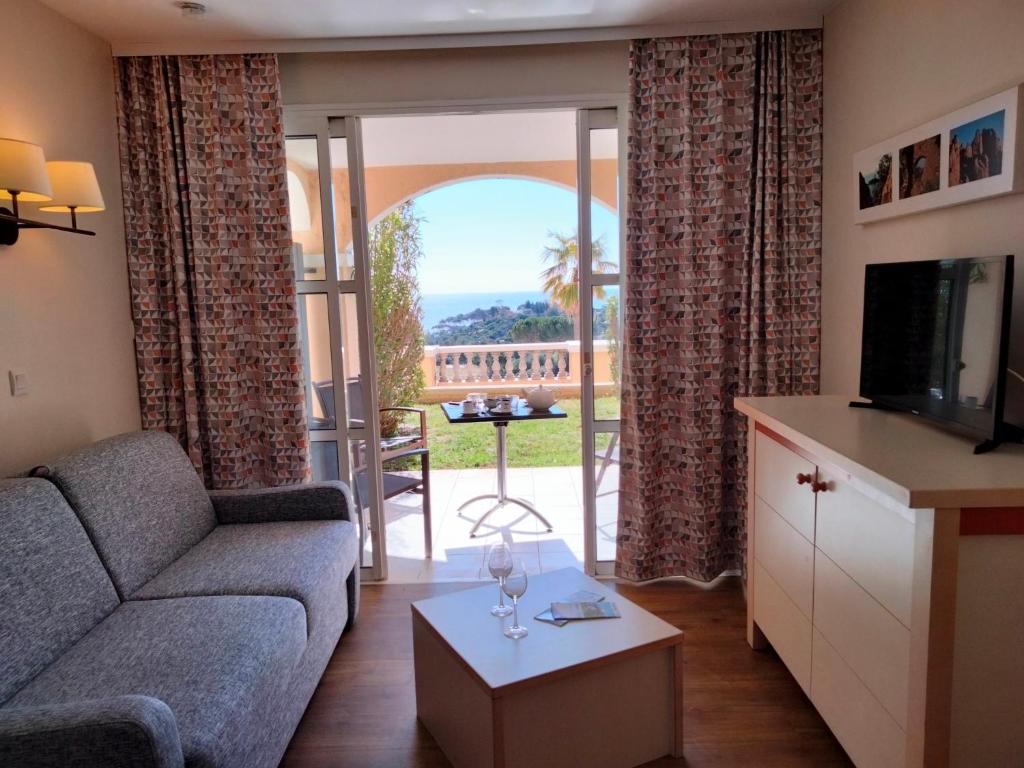 Studio Le Village - E1 121 by Interhome - 2