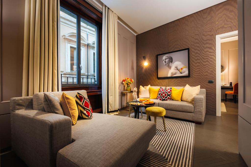 Singer Palace Hotel 8