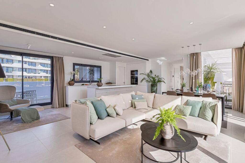 Fantastic 3bdr Penthouse - Lux - 3