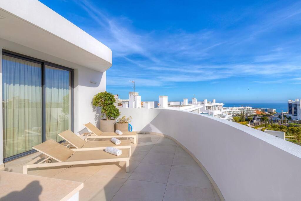 Fantastic 3bdr Penthouse - Lux - 4