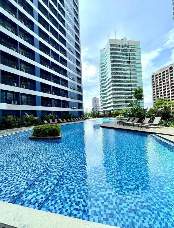 Luxurious Condotel at the heart of Makati photo