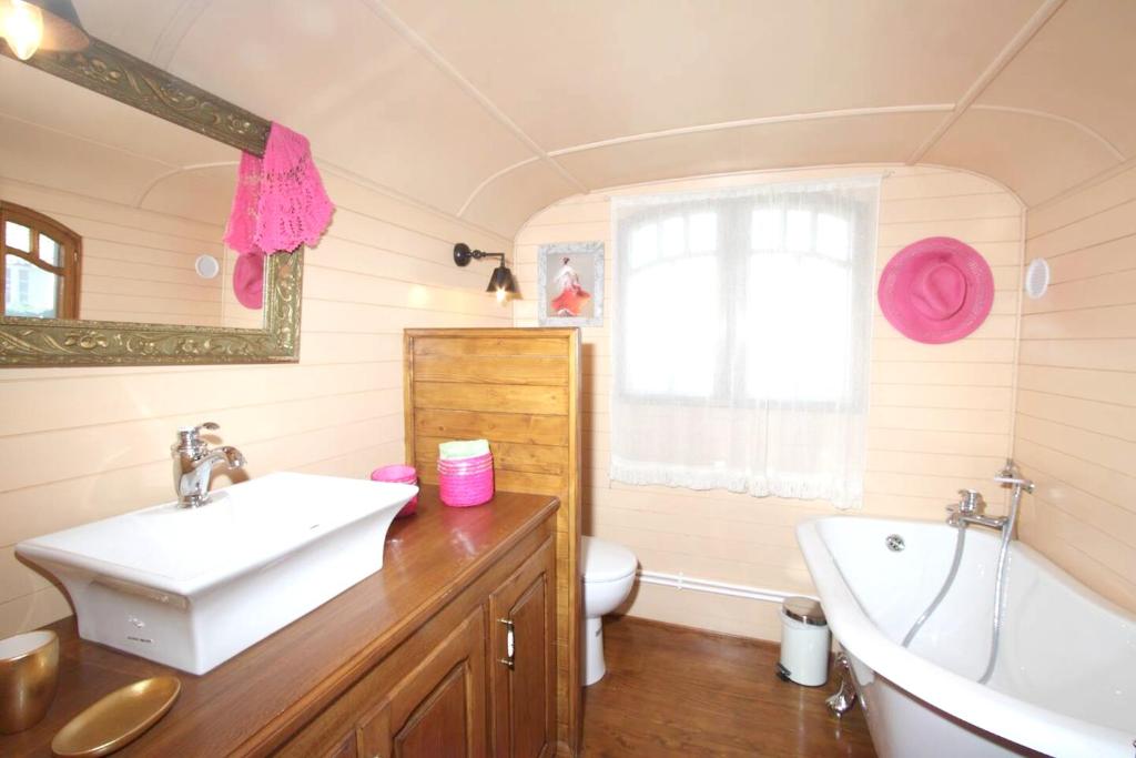 Bungalow confortable à Saintes-Maries-de-la-Mer avec piscine - 4