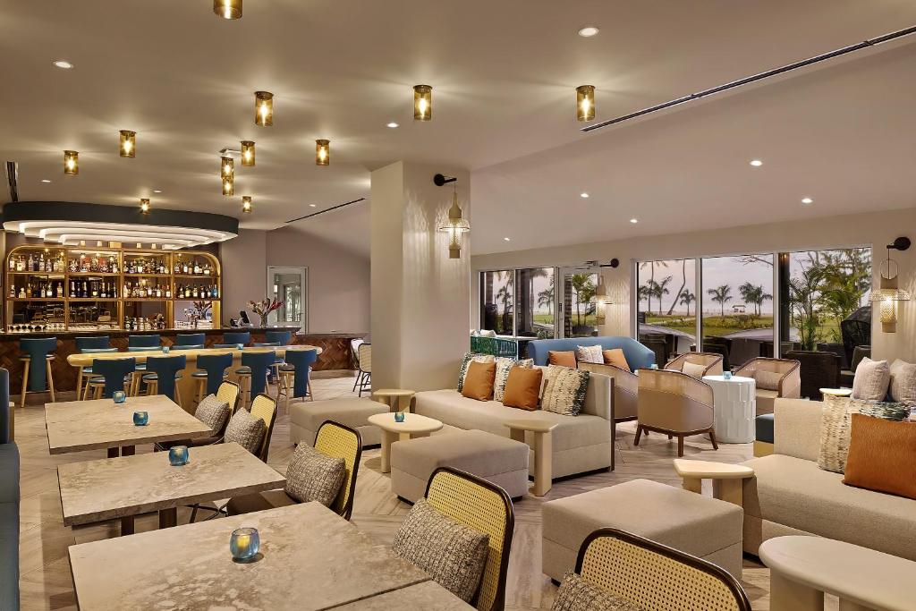 bar/salon