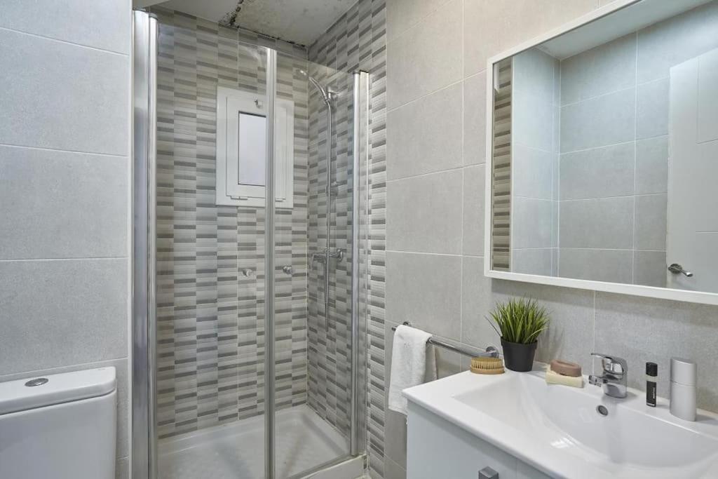 BeBarceloner Sant Andreu Apartments - 3 bedrooms - 4