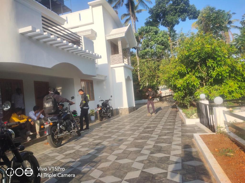 4BHK White Snow Spacious Holiday Home Munnar photo