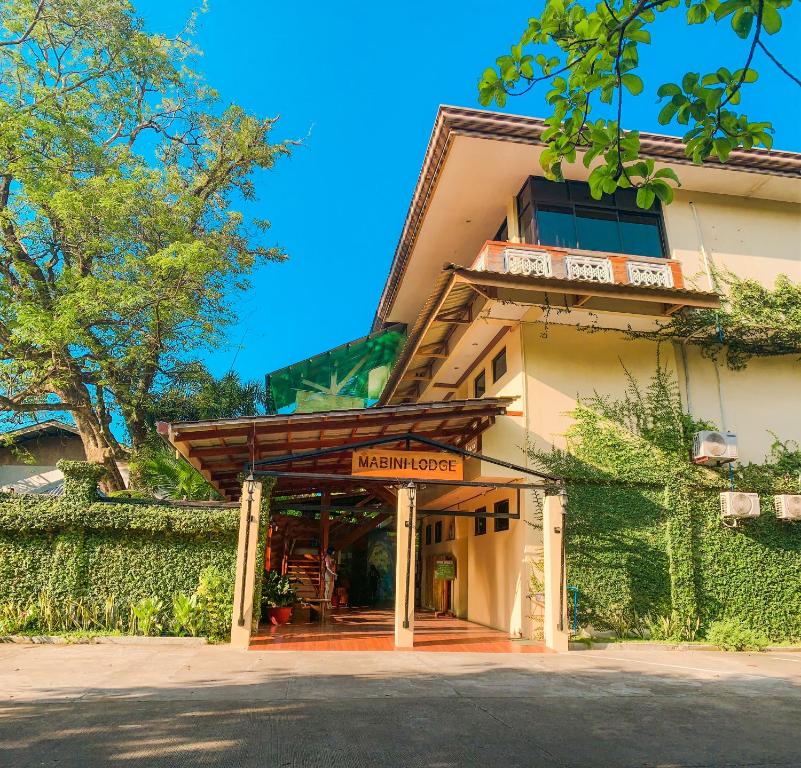 Exterior view, Mabini Hotel in Camiguin