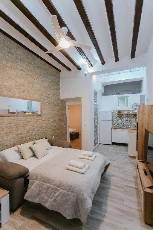 One&Lux San Luis Feel at Home in a Renovated Apartment - 2