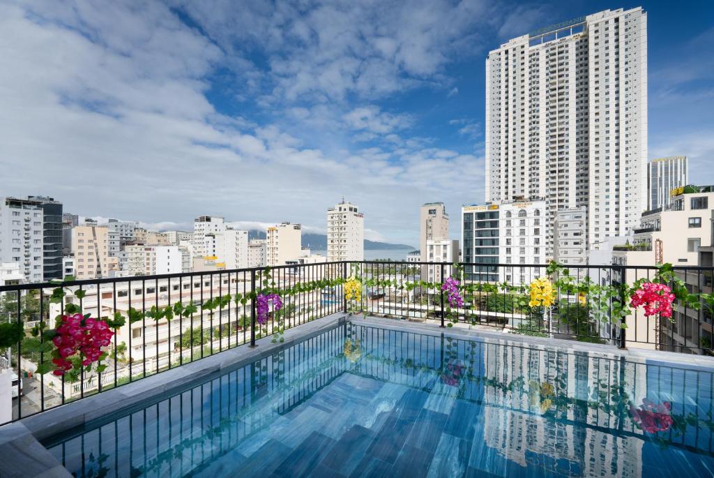 SAMATHA APARTMENT &#038; HOTEL