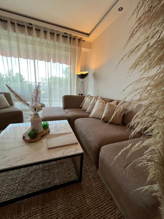 Beautiful apt - 10mn walk from beach - 3