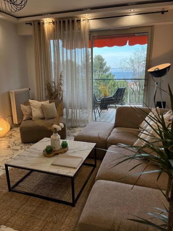 Beautiful apt - 10mn walk from beach - 4