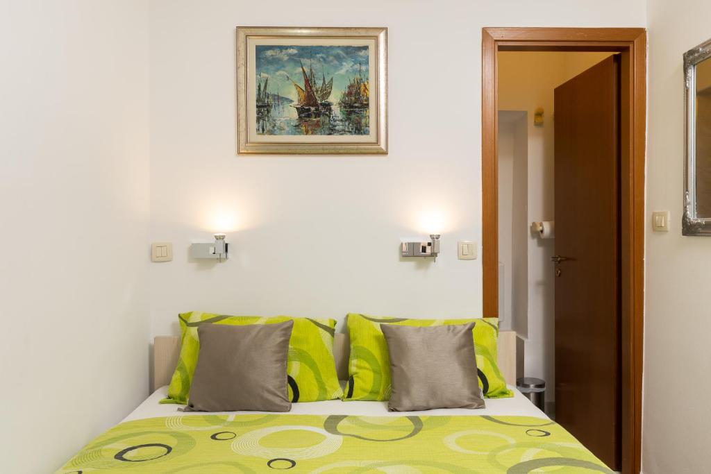 Central Old Town Apartments photo