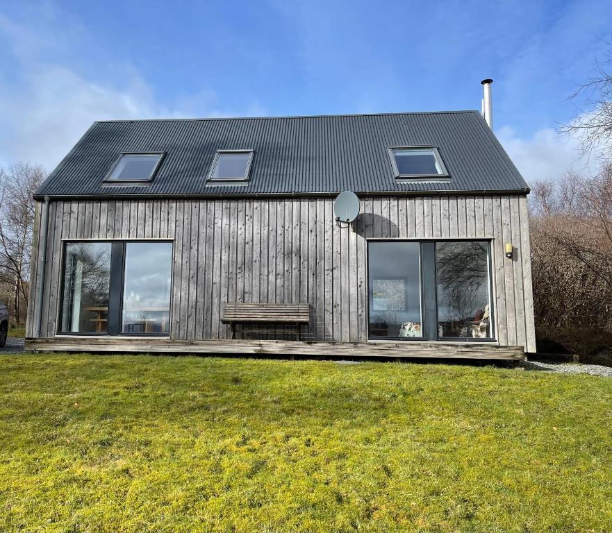 Skeabost Wood Cottage — Hotel in Portree
