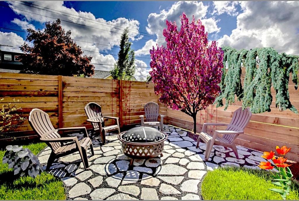 Diva's Den - West Salem Bungalow bungalow