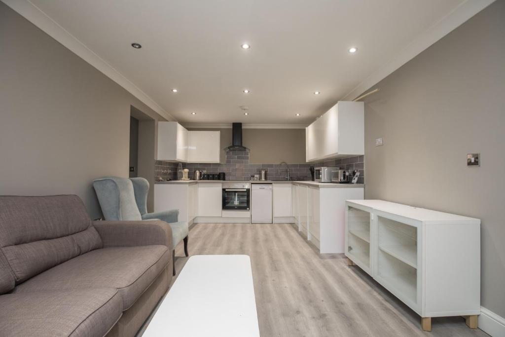 Riverside Central Kingston Flat 1B