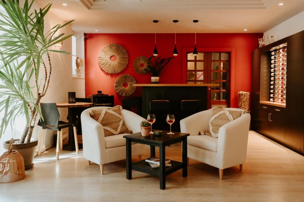 Bar/lounge, Hotel Le Petit Castel in Antibes