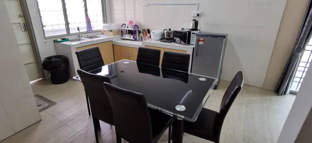 Homestay  N2 (14 pax) @ Golden Hills Night Market