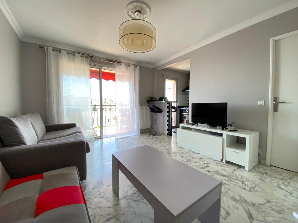 Stylish Modern Beach Studio - 5