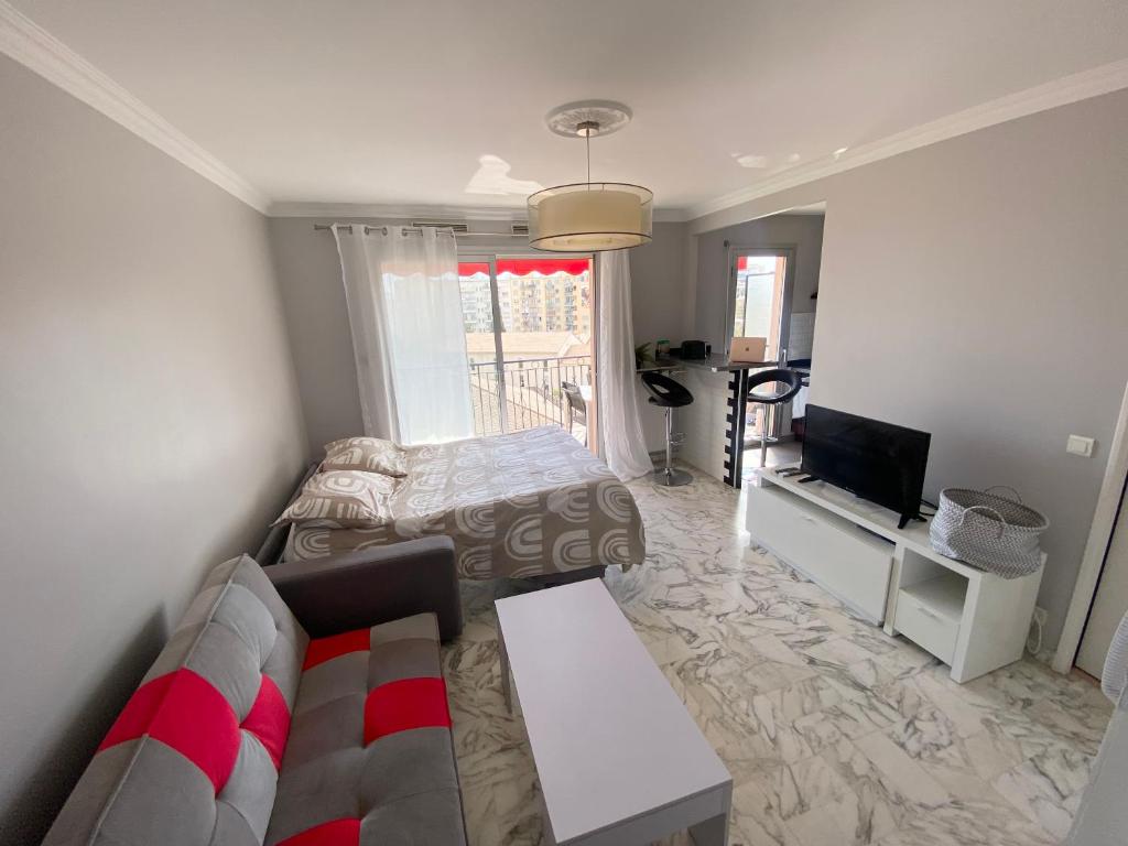 Stylish Modern Beach Studio - 2